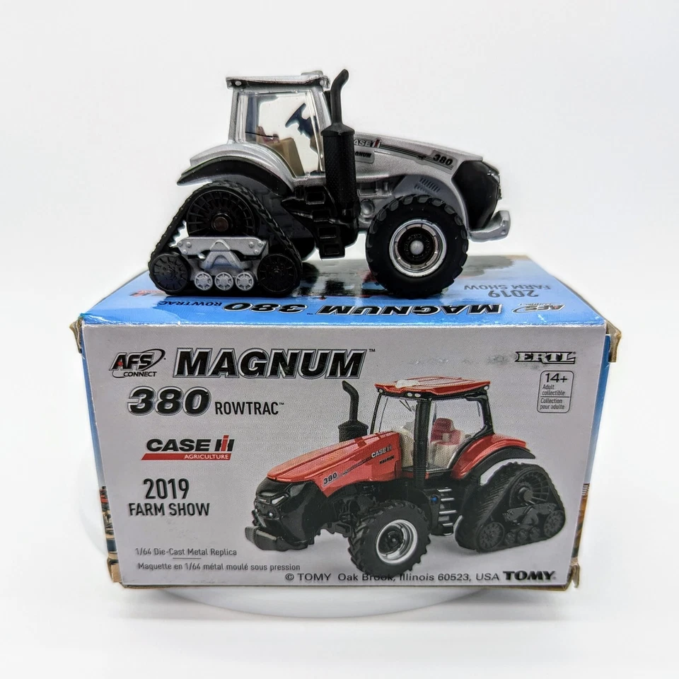 Tractor Case IH 380 Magnum Row Trac 1/64, Farm Show 2019, Silver Chaser Foto 3 de 4
