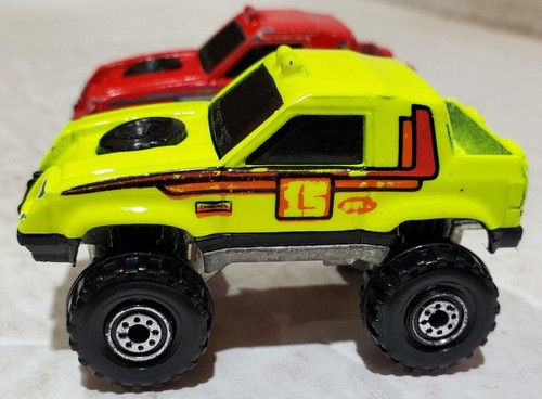 2 Hot Wheels Gulch Stepper con ruote CT rosse e neon sfuse usate (4055) - Foto 2 di 11