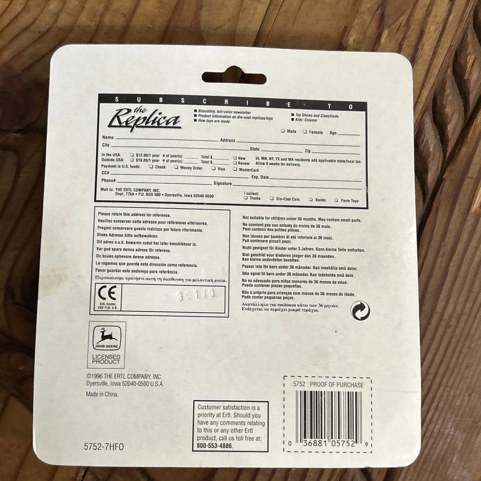 Pulverizador de campo ERTL John Deere 4700 1/64 Foto 2 de 2
