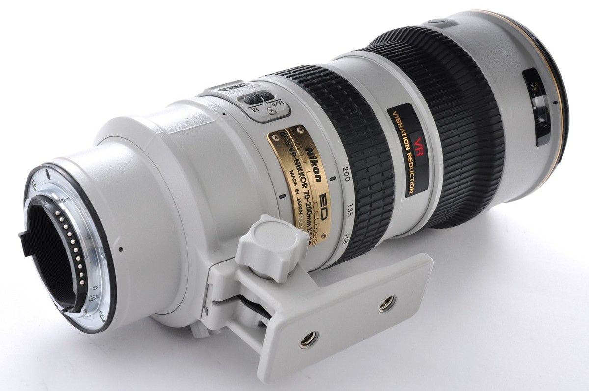 Nikon 70-200mm f/2.8G VR IF-ED AF-S Light Gray Near Mint