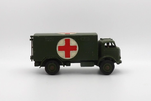 DINKY TOYS 626 MILITARY AMBULANCE GREEN GOOD CONDITION UNBOXED. - Picture 5 of 8