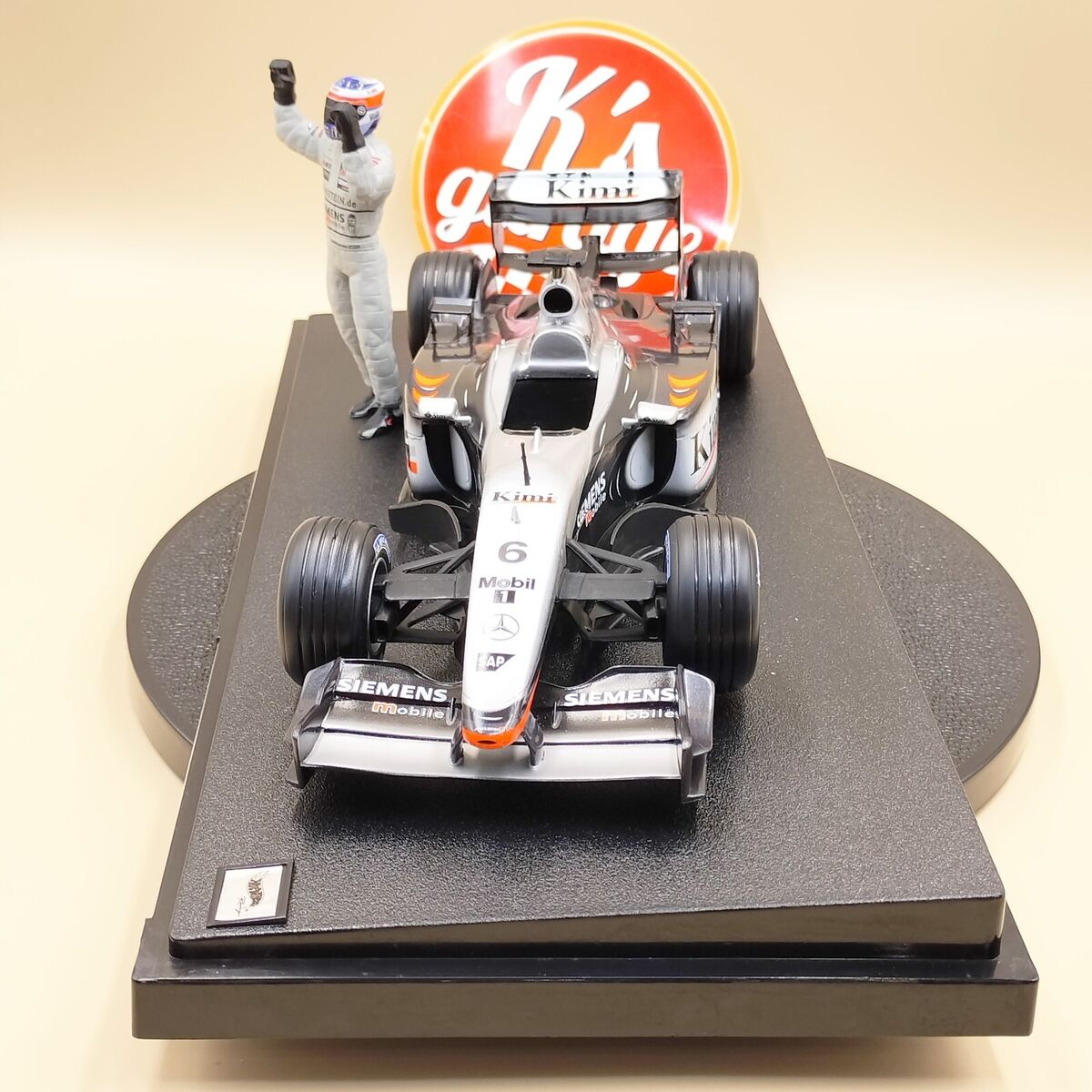 Hot Wheels 1/18 McLaren MP4-17D Kimi Raikkonen #6 Figure Hot Wheels 1/18 McLaren MP4-17D Kimi Raikkonen #6 Figure