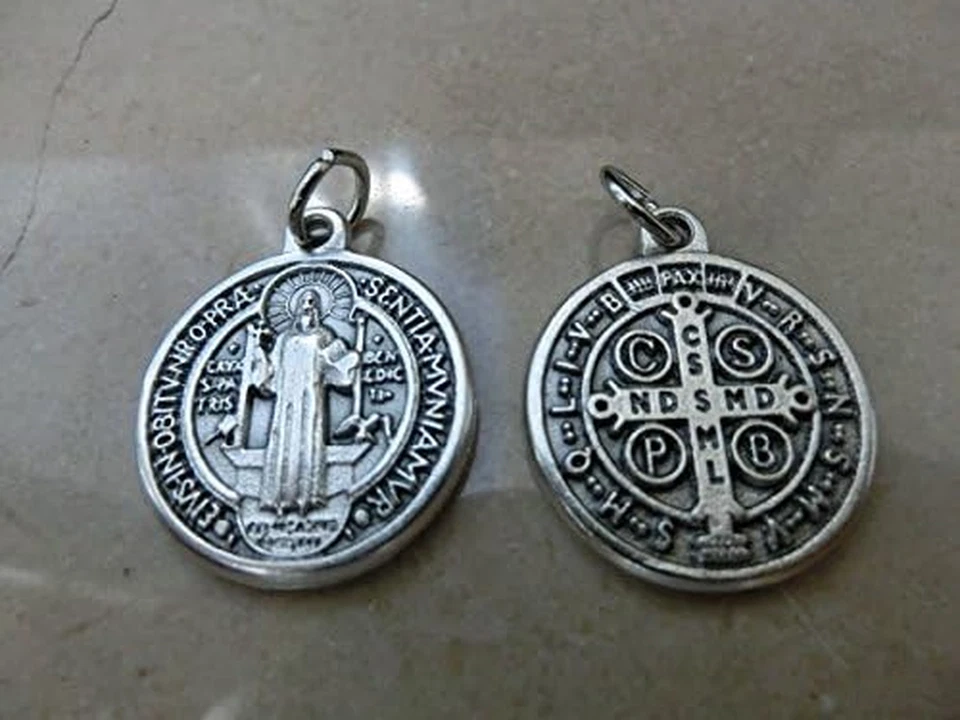 60.048.30 Medaglia Di San Benedetto Con Anello Argento 10 Medaglie Da 20 Mm 2 Cm - Immagine 4 di 4