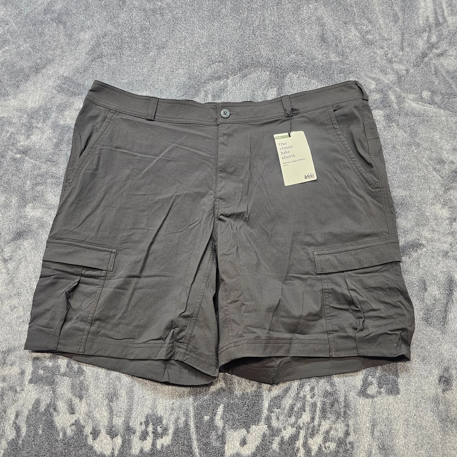 REI Sahara Cargo Shortys Mens 44 Pirate Black UPF 50+ Hiking outdoors NWT