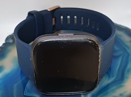 Google Fitbit Versa 4 Montre intelligente de fitness avec préparation