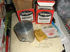 Wiseco-2213-P4-Piston +.040 -Yamaha-SS-SL-and--High-performance forged set of 2