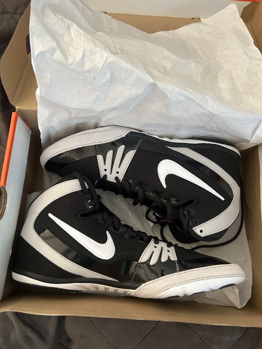 Nike Freek wrestling shoes brand new in box size (black)