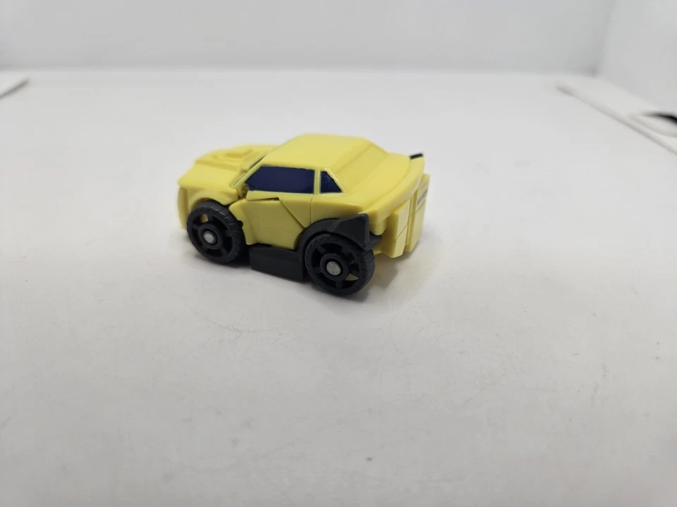 Autobot BumbleBee Bot Shots Battle Game Series 1 Vehicle Transformers car 2011 - Image 4 of 4