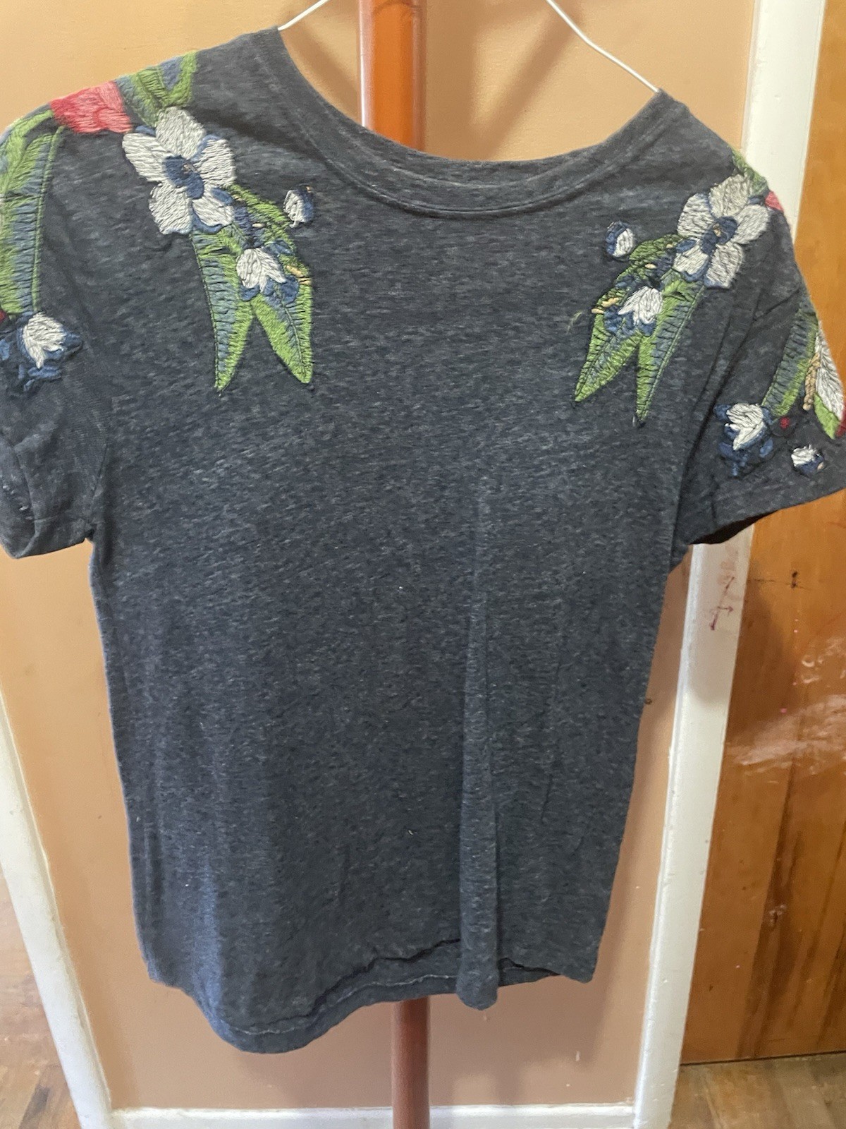 ZARA Women's Floral Embroidered Crew Neck Short Sleeve T-Shirt Gray M