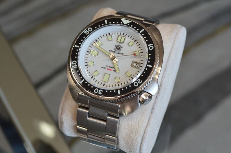 Steeldive SD1970 Taucheruhr 6105 Turtle Captain Willard NH35 Saphir Blau Diver BNIB, Armband