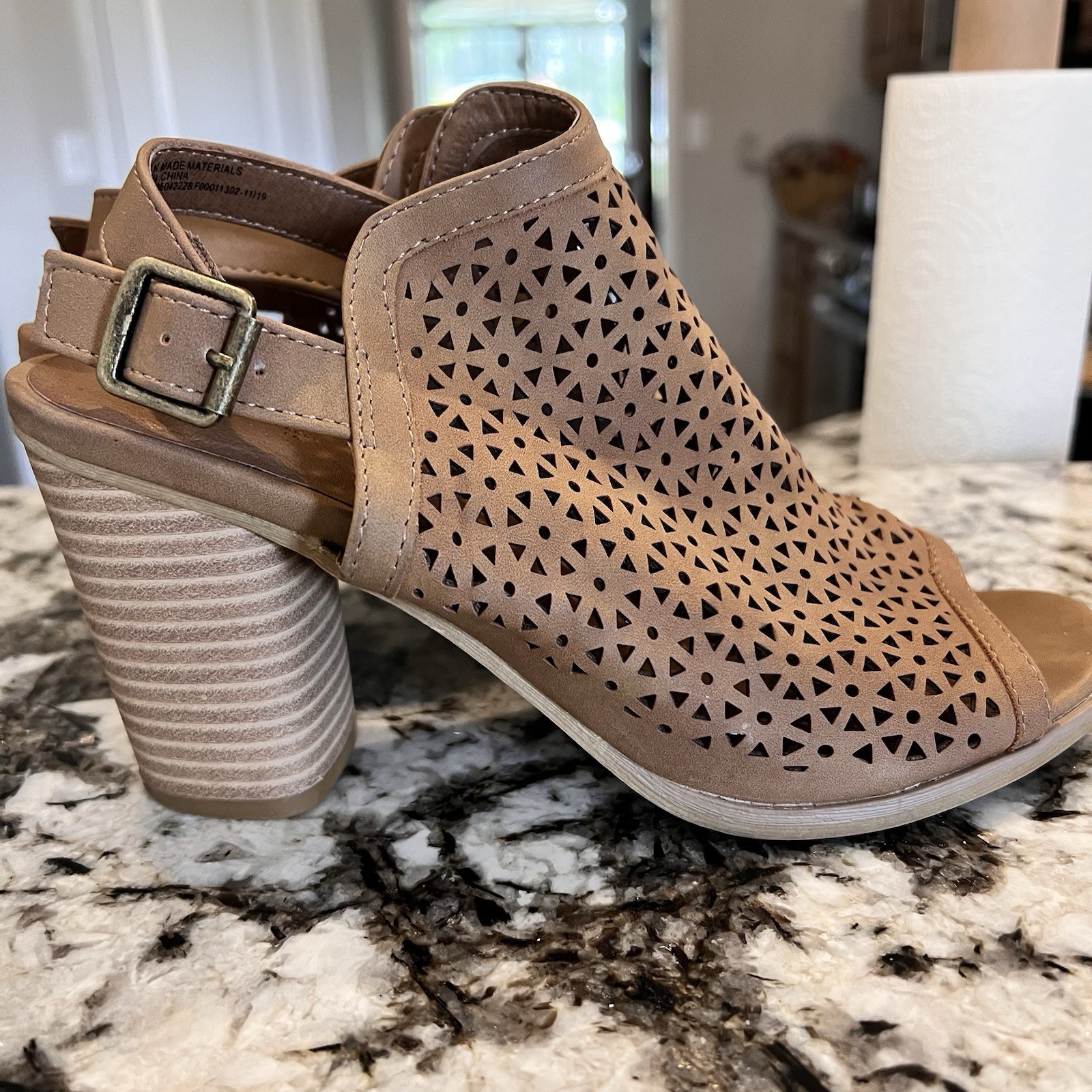 Universal Thread Women’s Slingback Block Heeled S… - image 1