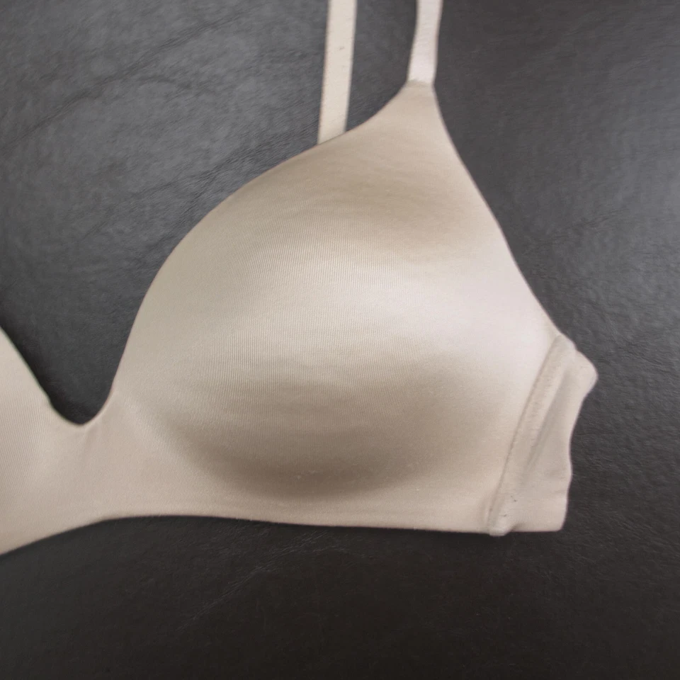 Sujetador Gilligan & O'Malley Talla 34B Beige Acolchado Inalámbrico Cierre Ajustable Espalda Foto 4 de 4
