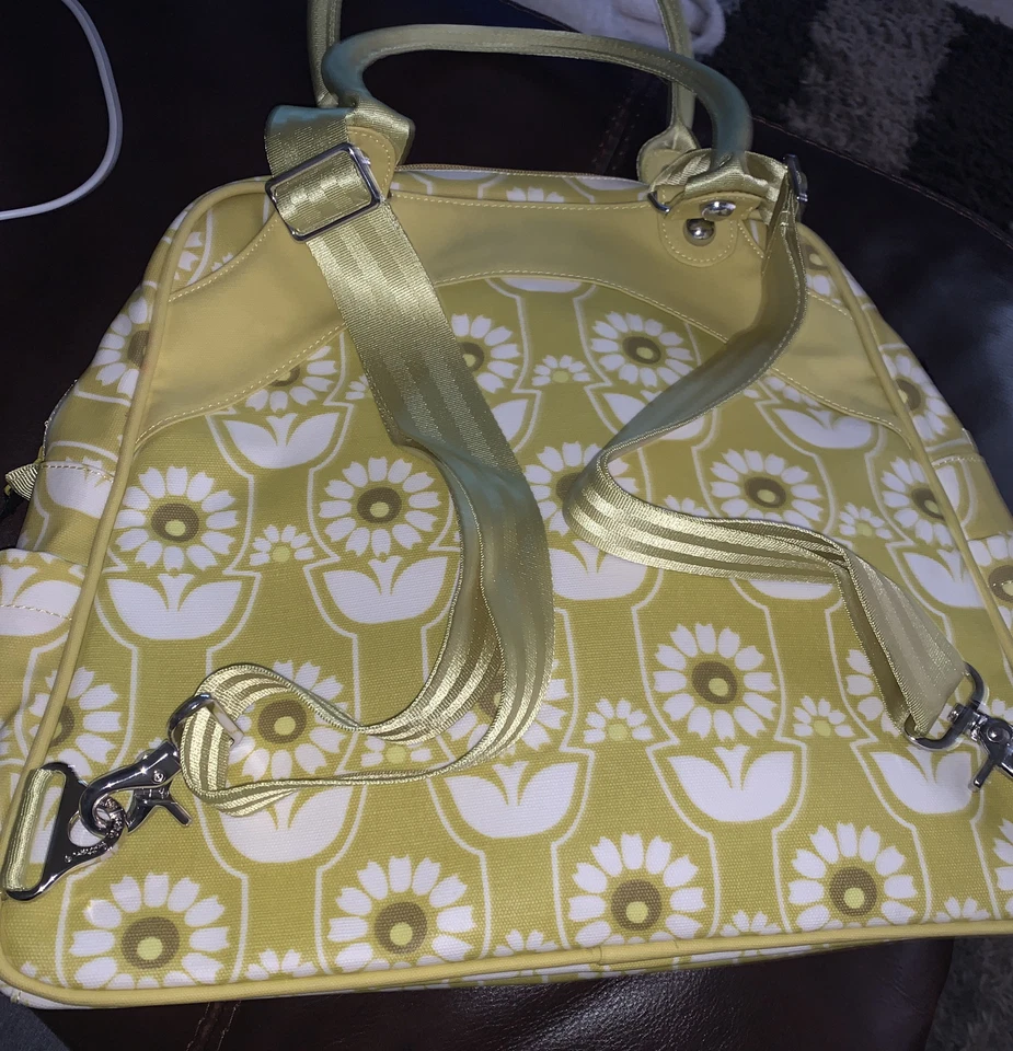 Petunia Pickle 底部尿布袋背包清洁黄色刺绣 — 第 4/4 张图片