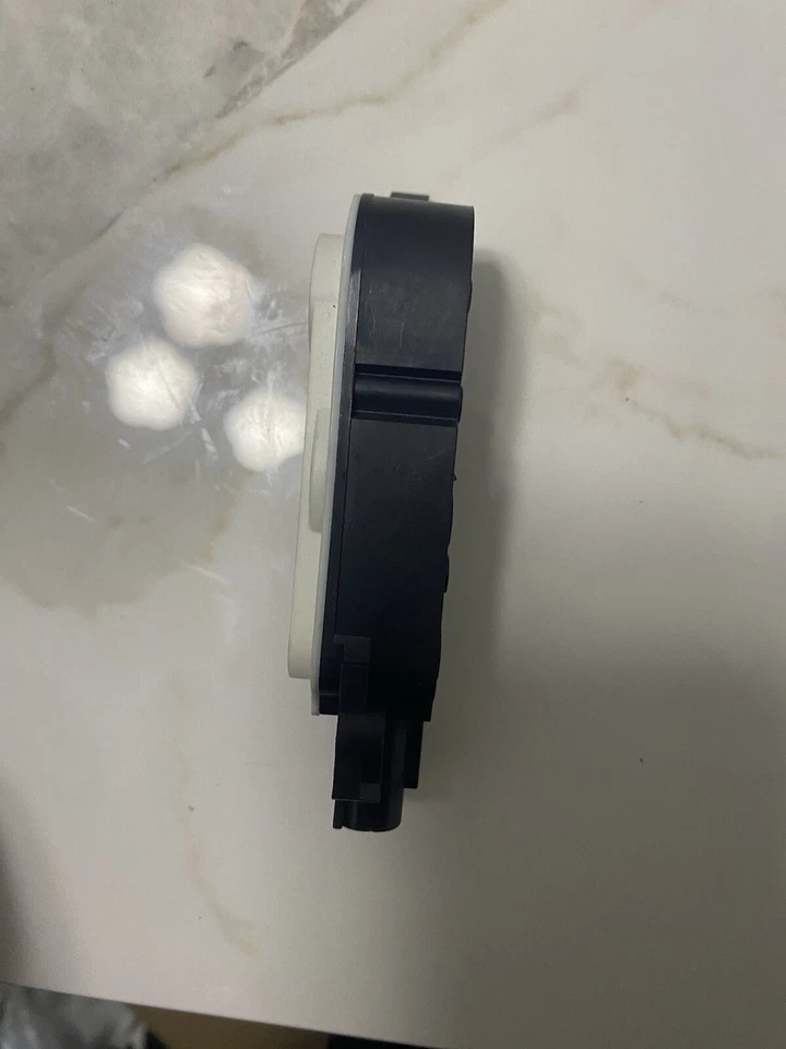 Двигатель привода воздушного затвора решетки радиатора Toyota 88940-33020 для Camry Hybrid 2021-2024 - Изображение 3 из 4