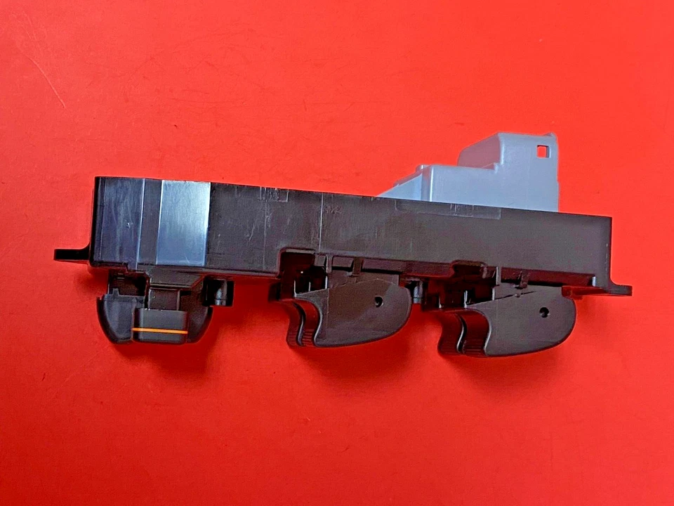 Interruptor ventana puerta delantero izquierdo toyota. 84820-47050 se adapta a Toyota Prius 2004/2009 Foto 4 de 4