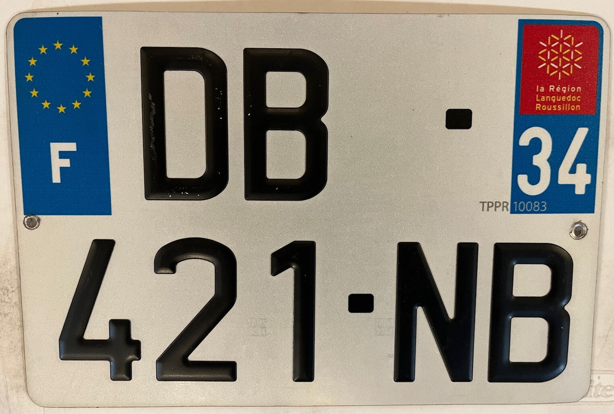 FRENCH REGION LANGUEDOC OCCITANIE JEEP license plate DB 421 NB