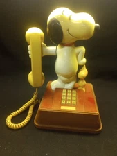 L👀K Vintage ATC 1976 Pushbutton Phone, Snoopy and Woodstock - Untested