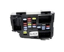 2013 GMC Sierra Chevy Silverado Interior Cabin Fuse Block Box 22925355_01 OEM