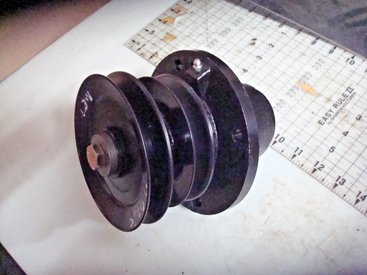 Lance123 @5/18～取引中止 DIXON ZTR 539119493 SILVER TIP 13309 SPINDLE HUB ASSEMBLY 2560