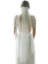 1 Tier Ivory Bride Wedding Veil Fingertip Length Tulle Comb Cut Edge