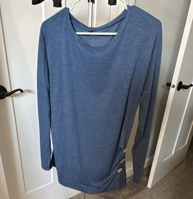 Women's Blue Solid Knit Round Neck Long Sleeve Pullover Top w/ Button Accent, L