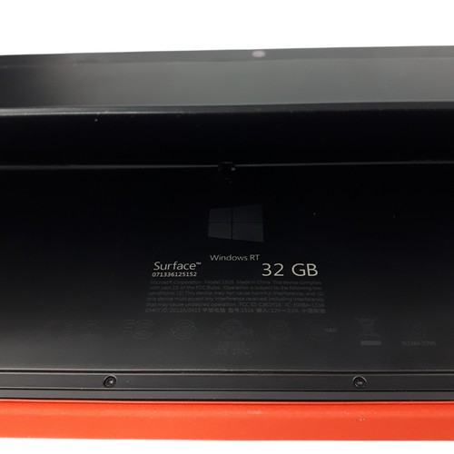 Microsoft Surface 1516 Tablet Window RT 32GB SSD W/Detachable Keypad & Adapter - Picture 10 of 13
