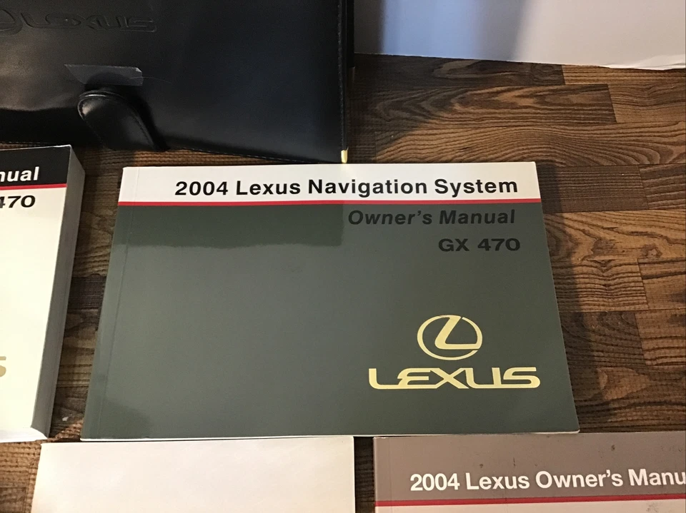 2004 Lexus GX 470 GX470 owners manual & portfolio With Navigation CD - Image 4 of 4