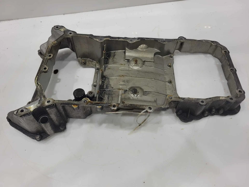 Mercedes Benz 6.3L Engine Upper Oil Pan Fits E63 C63 SL63 OEM 1560101727 - Image 3 of 4