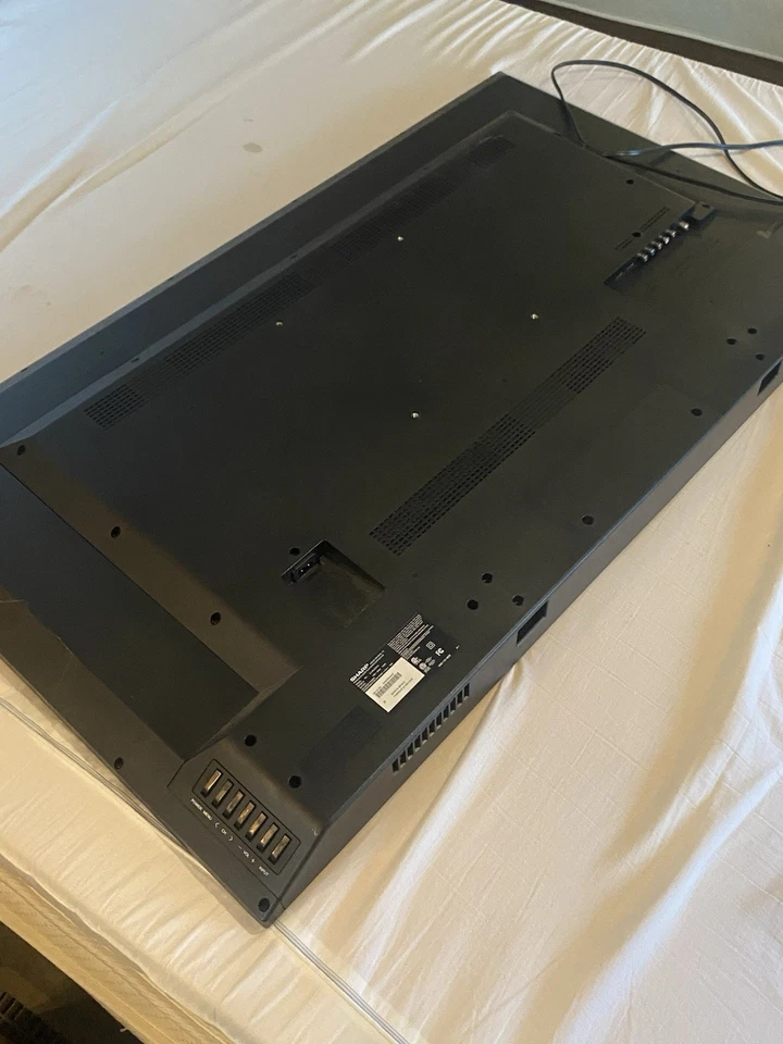 Sharp LC-48LE551U AQUOS Full HD LED TV with Remote Tested Working No Stand Used - Image 3 of 4