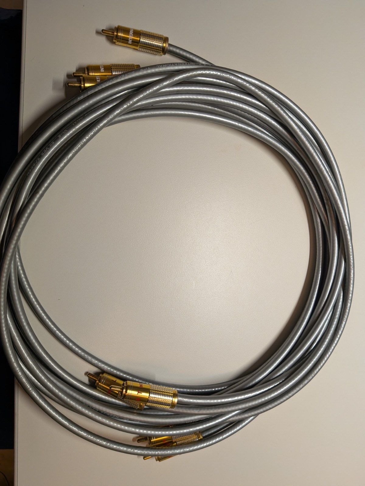LAT International VI-6 Silver Screen Interconnects. 2 pair 6 feet. Made In USA. 