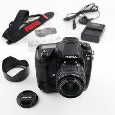 PENTAX K20D 14.6MP DIGITAL SLR CAMERA only 8076 actuations  DA18-55mm  D-BG2