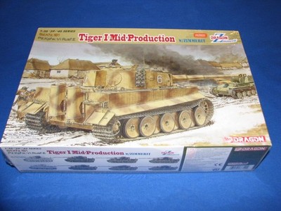 Dragon 1/35 Pz.Kpfw. VI Ausf E Tiger I Sd.Kfz. 181 with Zimmerit  Mid Prod 6700
