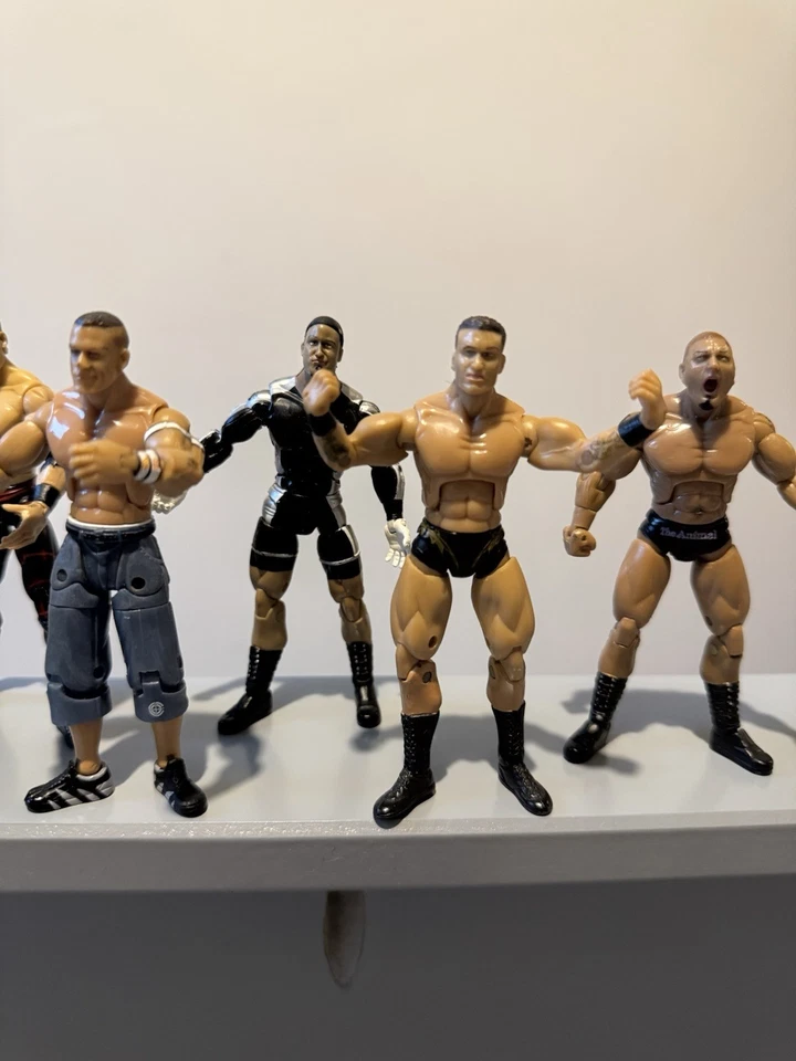 WWE JAKKS PACIFIC DELUXE BUILD ‘N’ BRAWL BUNDLE WITH 8 FIGURES - Image 3 of 3