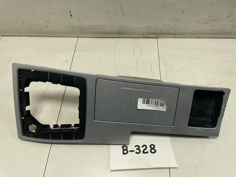 2012 年 2015 大众 PASSAT SE 中心控制台变速杯架装饰原始设备制造商 + — 第 4/4 张图片