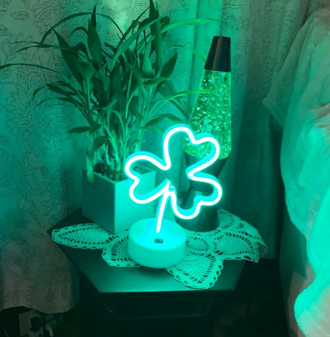 St. Patrick's Day LED Neon Sign Green Decorative Lights USB Shamrock Shape