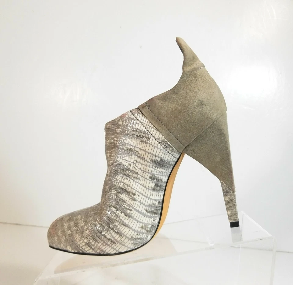 Женские серые сапоги Alexander Wang из змеиной кожи замшевые на высоком каблуке размер 38 - Изображение 2 из 4