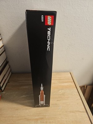 NASA Artemis Space Launch System Rocket LEGO 42221 New In Box