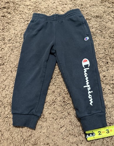 Champion Jungen schwarze Jogginghose Größe 3T - Taschen - Logo Geschenk für Kleinkinder - Bild 1 von 11
