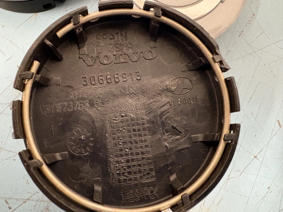 Volvo Iron Mark Wheel Center Cap Set Silver/Blue #30666913 S60/XC60/S40/S80 ETC - Image 4 of 4