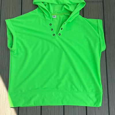 Sew in Love Women's Top Size M Hooded Short Sleeves Sporty Bright Light Green