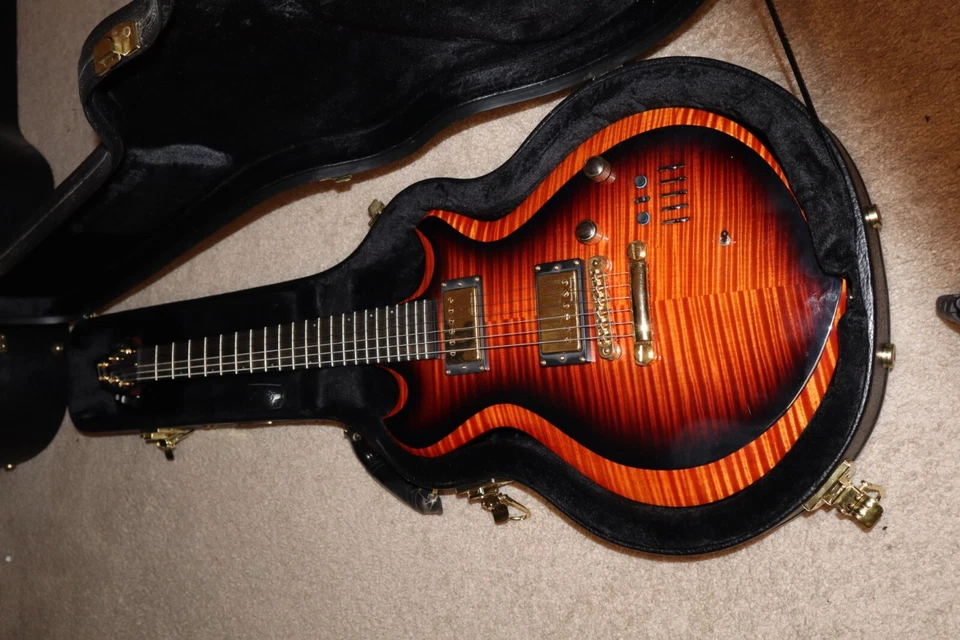 Guitarra eléctrica Breedlove Mark II en Wickedburst Foto 4 de 4