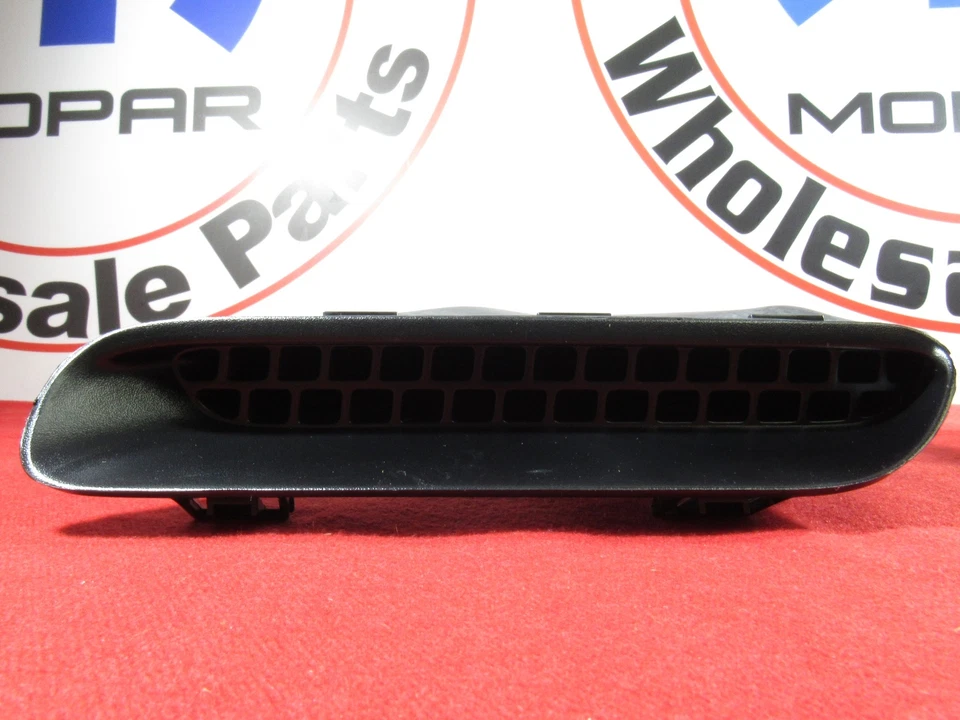 Dodge Challenger R/T SRT capó lateral derecho e izquierdo ventilación de cuchara NUEVO OEM MOPAR Foto 3 de 4