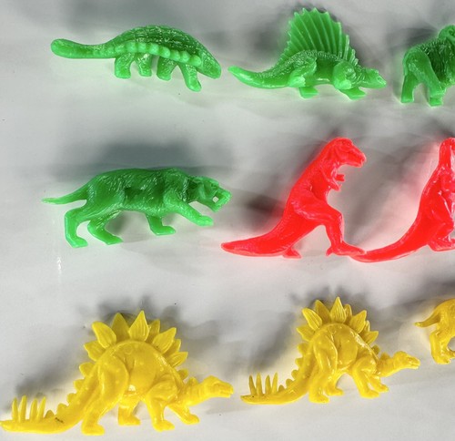 Lot de 12 figurines en plastique couleur vive dinosaures vintage préhistorique - Photo 6/8