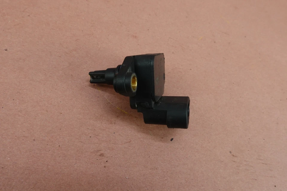 2001 00-03 Ducati Monster 900 M900S Air Pressure Temperature Sensor - Image 4 of 4