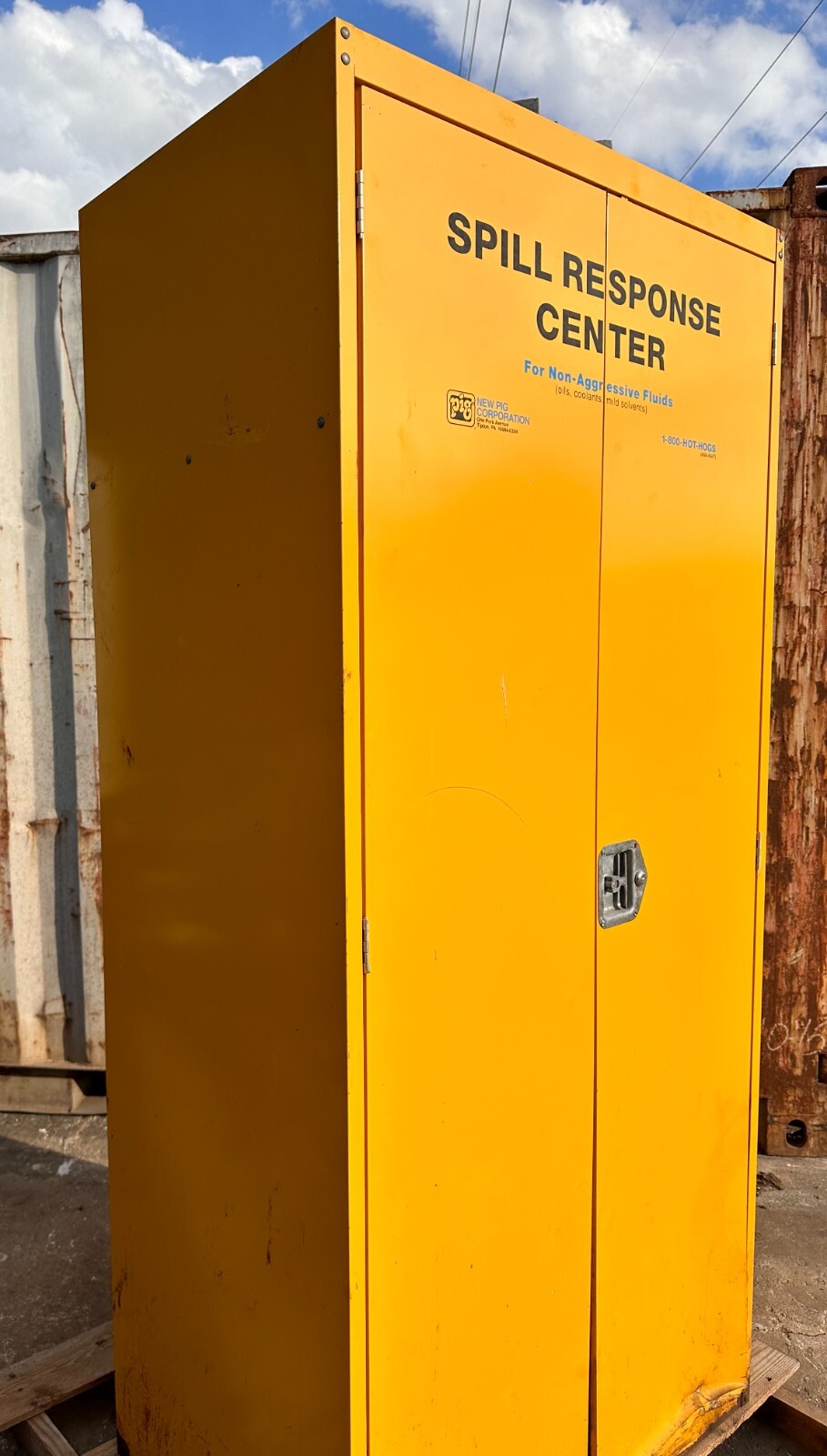 New Pig Corporation Spill Response Center/Cabinet for Non-Aggressive Fluids