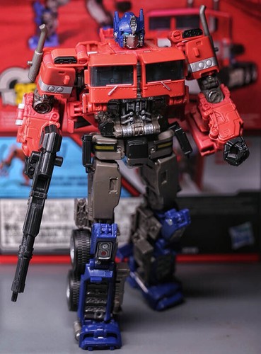 Hasbro Transformers Optimus Prime Studio Series 38 7" Figure Voyager Official - Picture 4 of 8