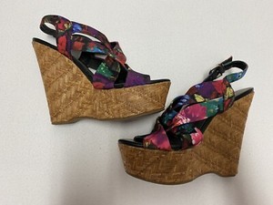 guess wedge heels