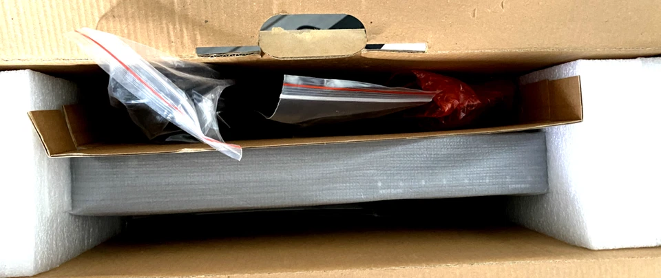 Tripp-Lite 8-Port HDMI KVM Switch 4K 60Hz USB 3.0 1U Rack-Mount B024-H4U08 NIB - Image 4 of 4