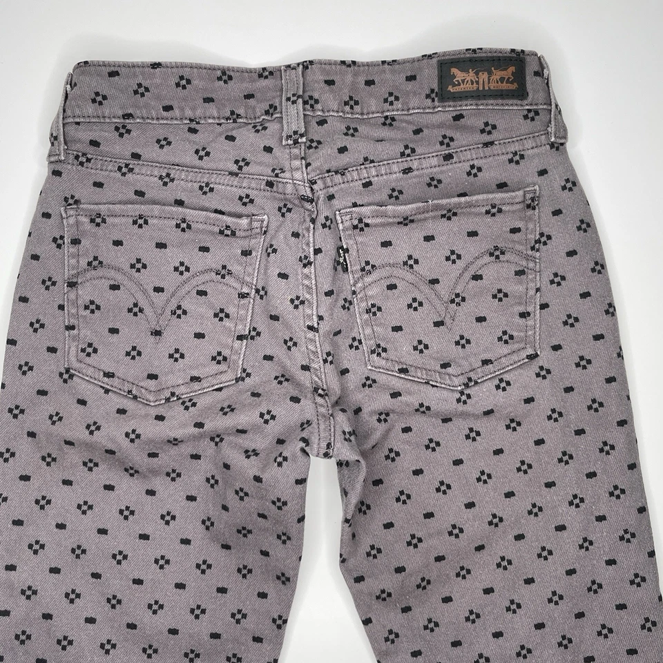 Леггинсы джинсы для девочек Levi's 535™ | размер 6 М | серые с узором в виде черной лапы - Изображение 4 из 4