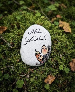 Handbemalter Naturstein Geschenk Deko Haus Garten Balkon Igel Glücksbringer